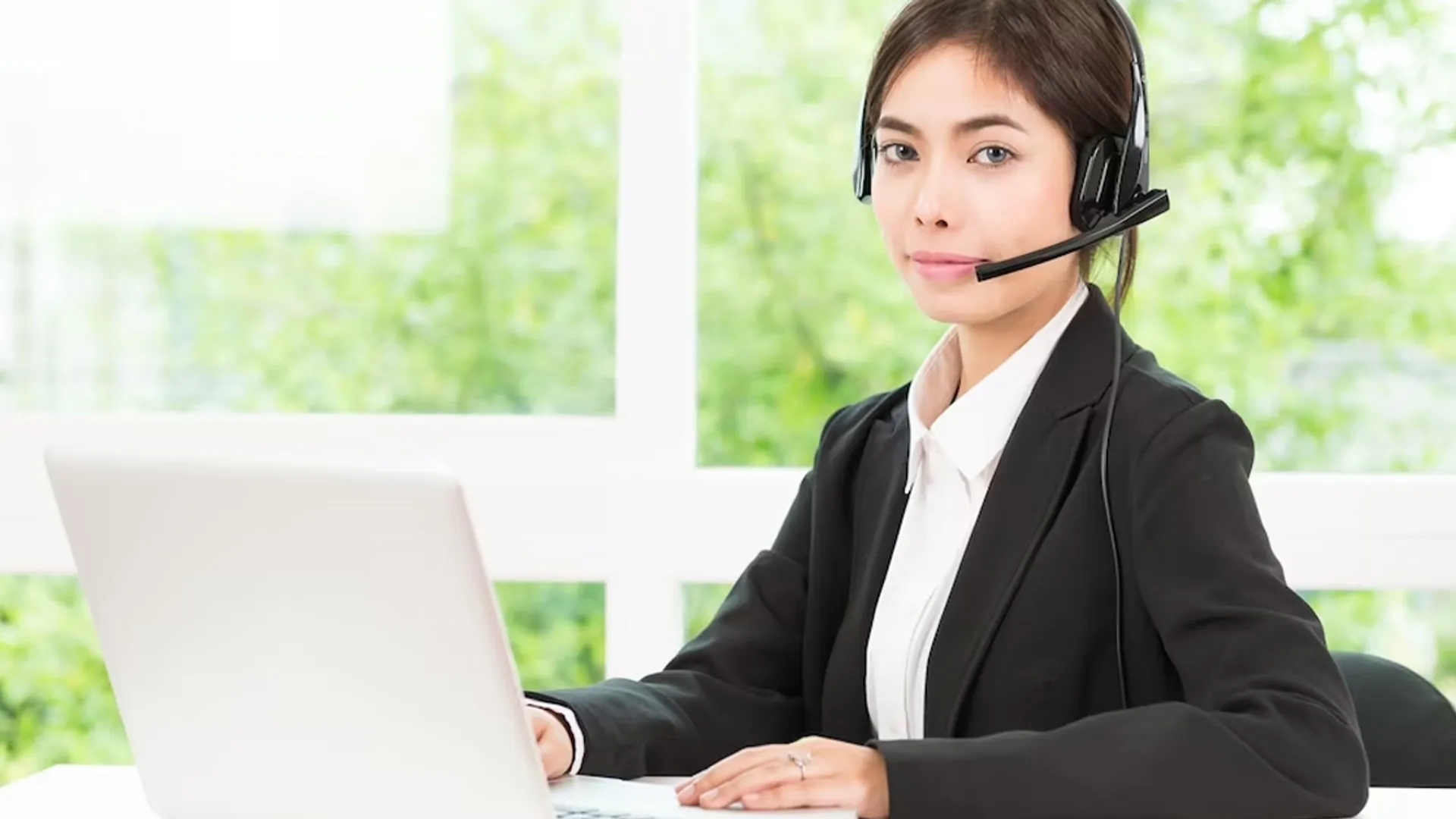 Hình ảnh trung tâm hỗ trợ Bet88 với biểu tượng dịch vụ khách hàng và sự chuyên nghiệp